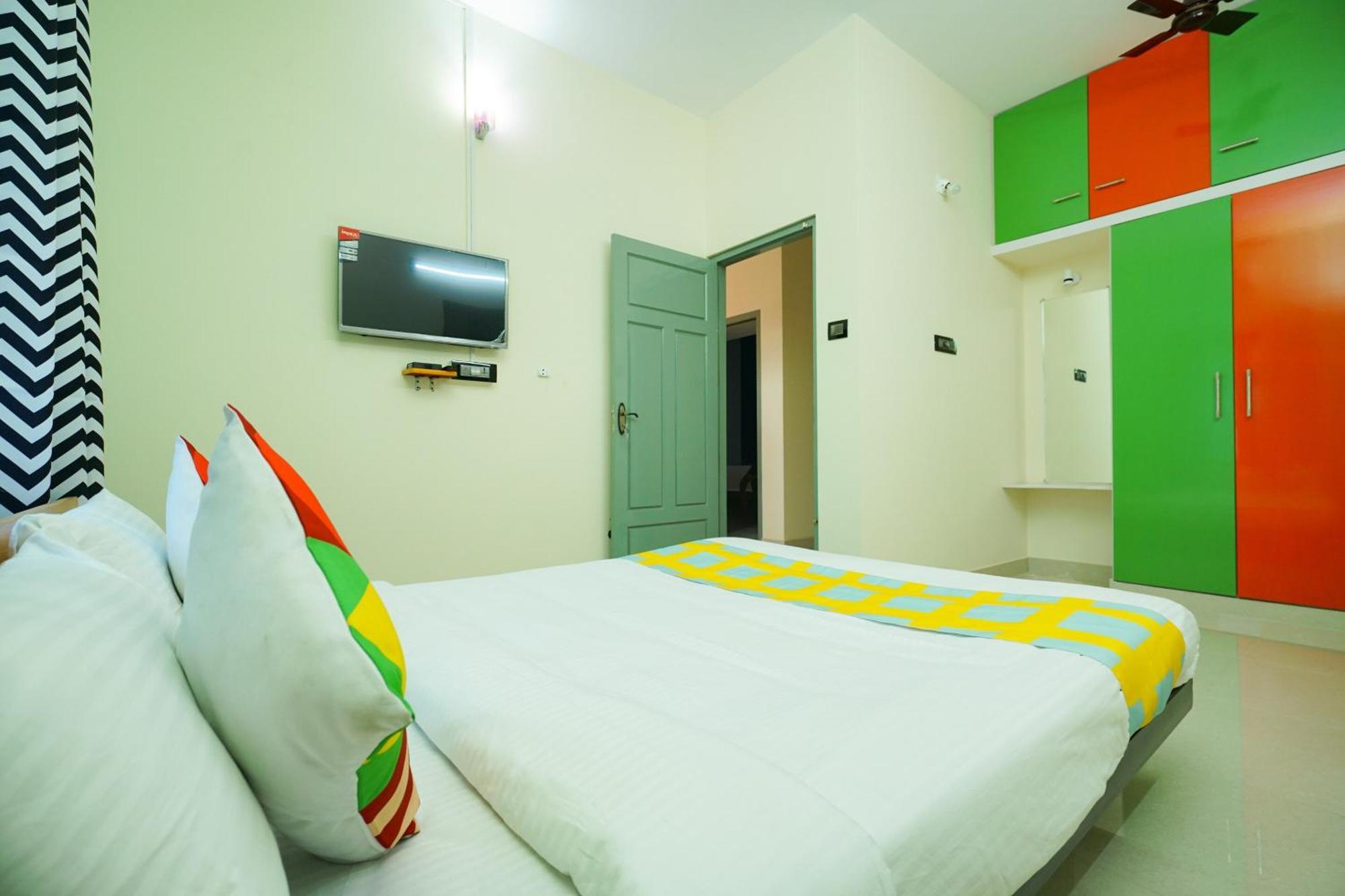 Hotel O Majestic Stays Kazhakuttam エクステリア 写真